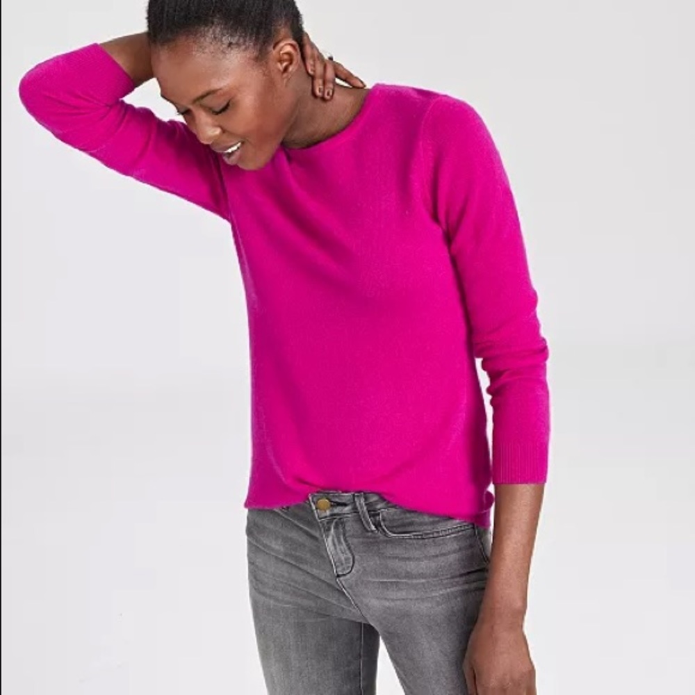 Bright Hot Pink Sweater (L - NEW)